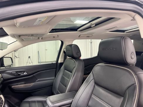 Used 2023 GMC Acadia Denali w/ Denali Ultimate Package AWD/4WD image 20