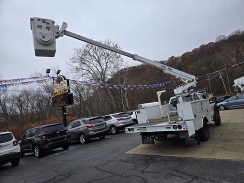 Used 2016 Ford F450 XL w/ Snow Plow Prep Package image 7