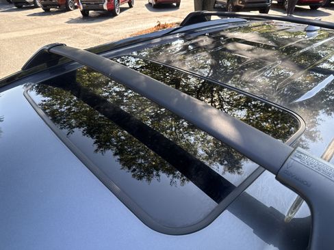 Used 2023 Toyota RAV4 XLE Premium image 7