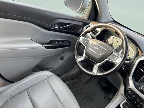 Used 2023 GMC Acadia SLT image 47