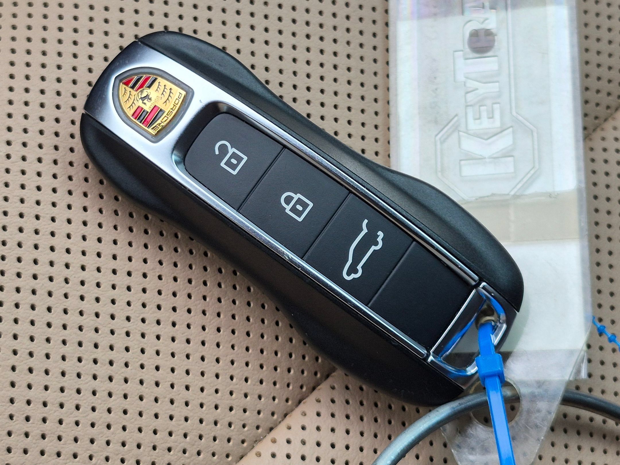 Certified 2026 Porsche Cayenne AWD/4WD image 40