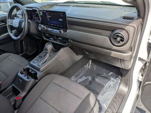Used 2024 Chevrolet Colorado W/T RWD image 28