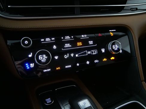 Certified 2025 INFINITI QX60 Sensory w/ Lighting Package (N94) image 29