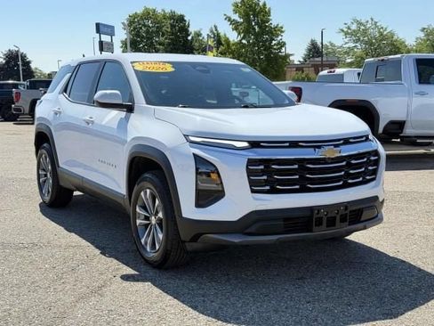 Used 2026 Chevrolet Equinox LT w/ Convenience Package II AWD/4WD image 4
