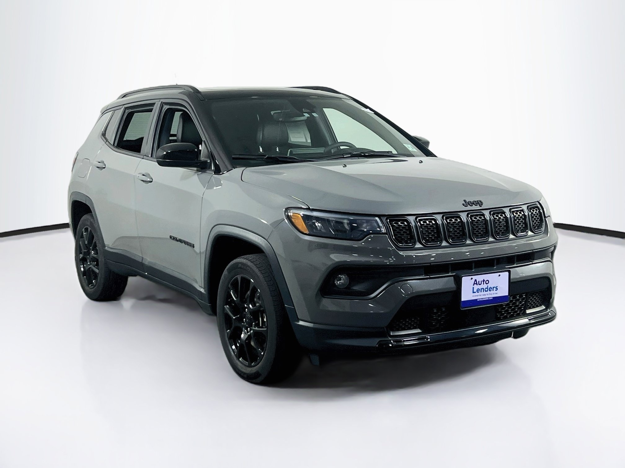 Used 2023 Jeep Compass Latitude w/ Sun and Sound Group AWD/4WD image 3
