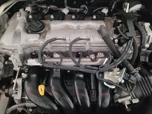Used 2020 Toyota Corolla LE FWD image 30