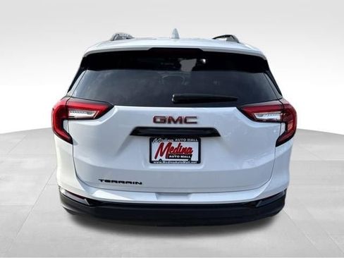 Used 2024 GMC Terrain SLE w/ Elevation Edition FWD image 6