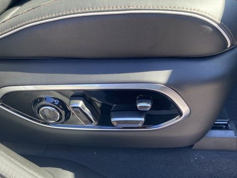 New 2025 Jeep Grand Cherokee Summit image 31