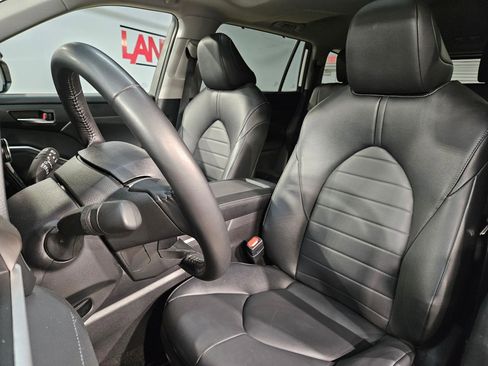 Certified 2025 Toyota Highlander XLE image 24