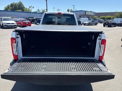 Used 2018 Ford F250 XL w/ Power Equipment Group RWD image 6
