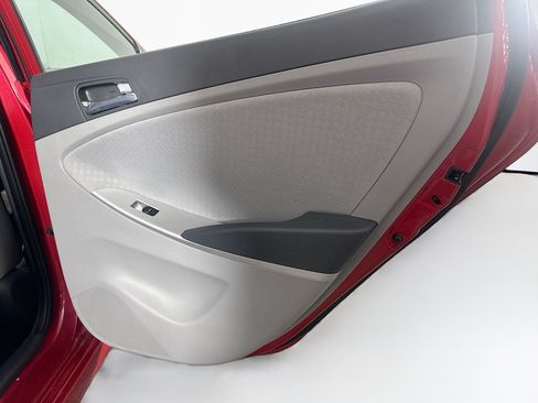 Used 2014 Hyundai Accent SE FWD image 26