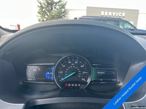 Used 2017 Ford Explorer XLT w/ Equipment Group 202A AWD/4WD image 17