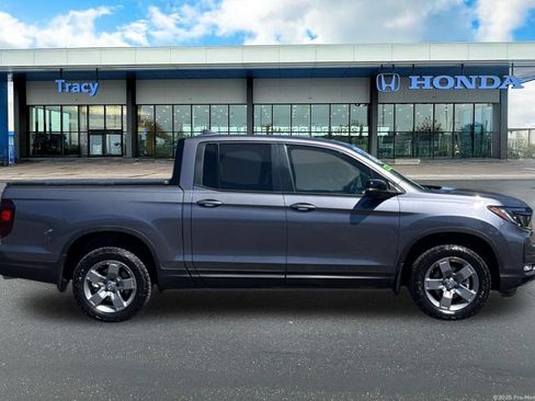 Certified 2025 Honda Ridgeline TrailSport image 4