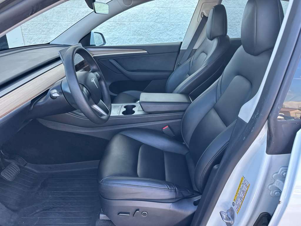 Used 2025 Tesla Model Y Long Range AWD/4WD image 9