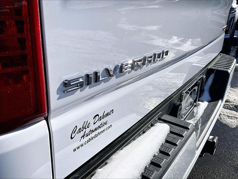 Used 2025 Chevrolet Silverado 1500 Custom image 7