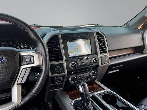 Used 2017 Ford F150 Lariat w/ Equipment Group 502A Luxury AWD/4WD image 12