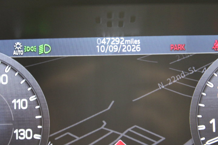 Used 2021 Land Rover Defender 110 X-Dynamic SE AWD/4WD image 6