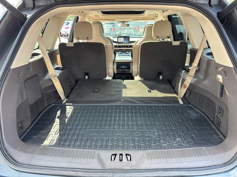 Certified 2022 Lincoln Aviator Reserve w/ Equipment Group 201A AWD/4WD image 9