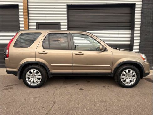 Used 2005 Honda CR-V EX image 10