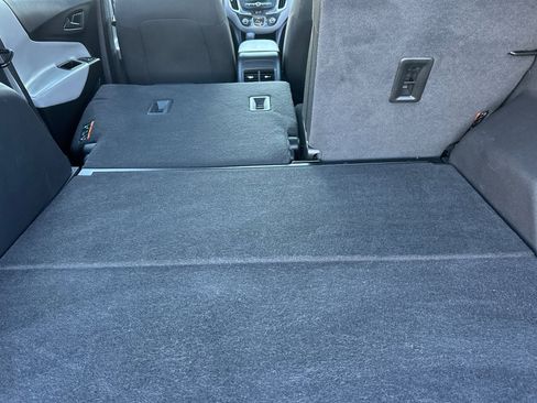 Used 2022 Chevrolet Equinox LS image 18