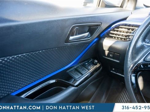 Used 2021 Toyota C-HR XLE image 16