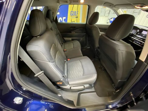 Used 2025 Nissan Pathfinder SV AWD/4WD image 28