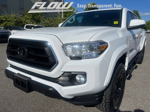 Certified 2022 Toyota Tacoma SR5 w/ Technology Package AWD/4WD image 28