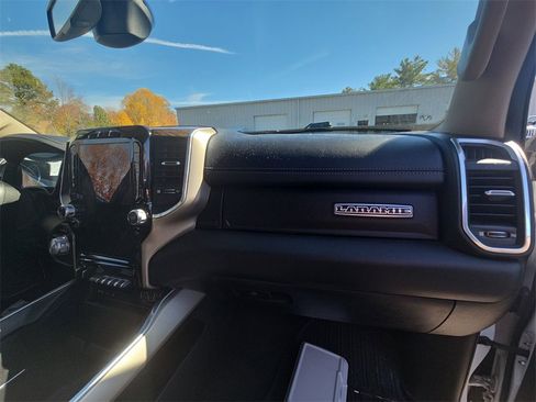 Used 2019 RAM 1500 Laramie image 12