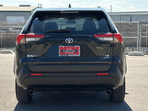Certified 2025 Toyota RAV4 LE image 4