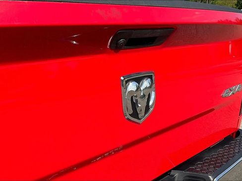 Used 2022 RAM 1500 Classic SLT AWD/4WD image 14