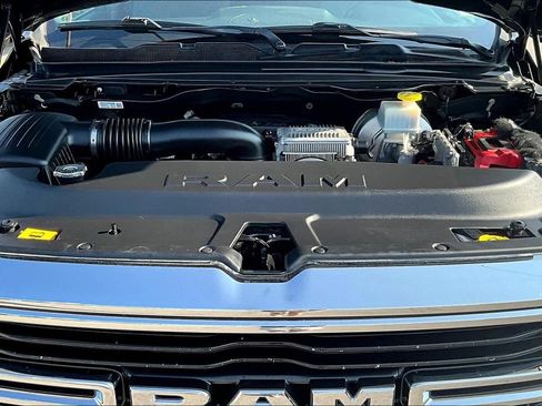 Used 2019 RAM 1500 Big Horn AWD/4WD image 9