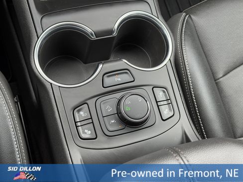 Certified 2023 GMC Terrain SLT w/ Infotainment Package II AWD/4WD image 12