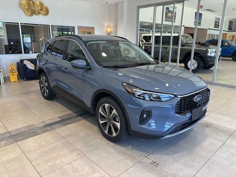 Certified 2024 Ford Escape Platinum AWD/4WD image 1