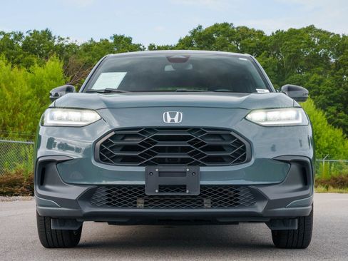 Used 2023 Honda HR-V Sport image 2