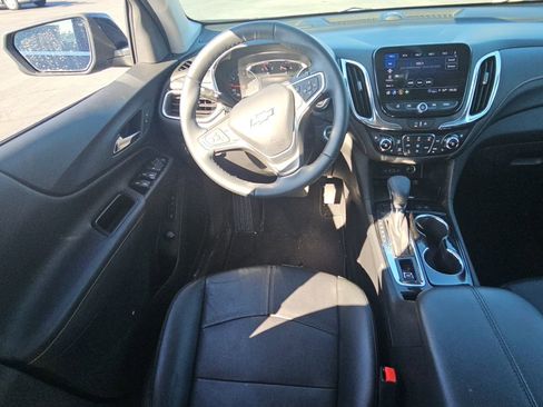 Used 2023 Chevrolet Equinox Premier image 9