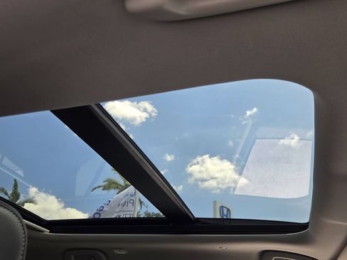 Used 2024 Honda Pilot Touring image 20