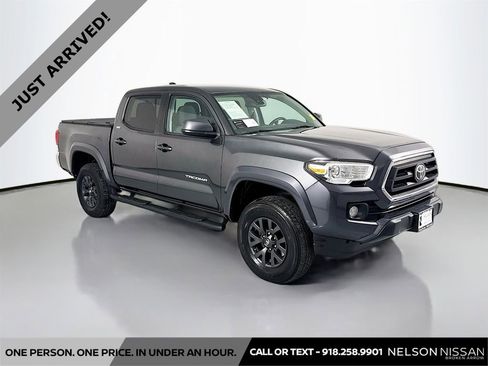 Used 2020 Toyota Tacoma SR5 image 3