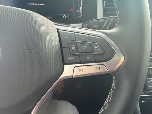 Used 2023 Volkswagen Atlas Cross Sport SE w/ Panoramic Sunroof Package FWD image 11