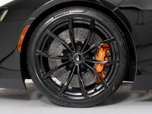 Used 2023 McLaren Artura RWD image 9