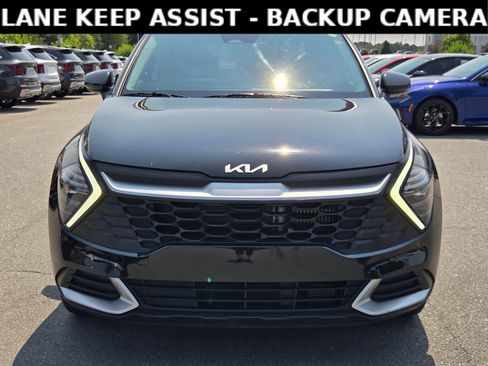 Used 2025 Kia Sportage LX FWD image 2