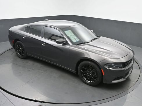 Used 2017 Dodge Charger SXT AWD/4WD image 41