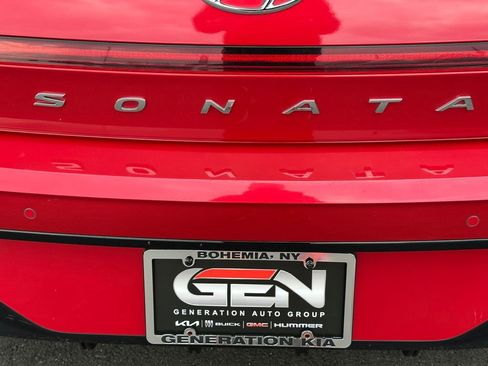 Used 2021 Hyundai Sonata Limited w/ Preferred Accessory Package FWD image 38