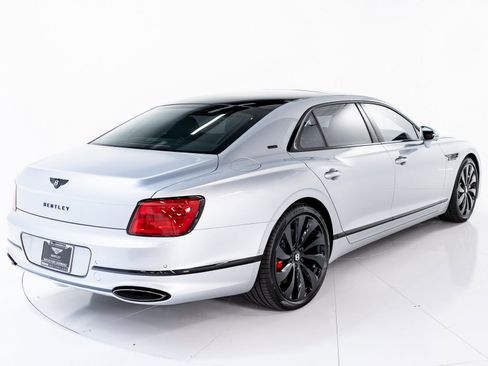 New 2025 Bentley Flying Spur Black Edition image 5