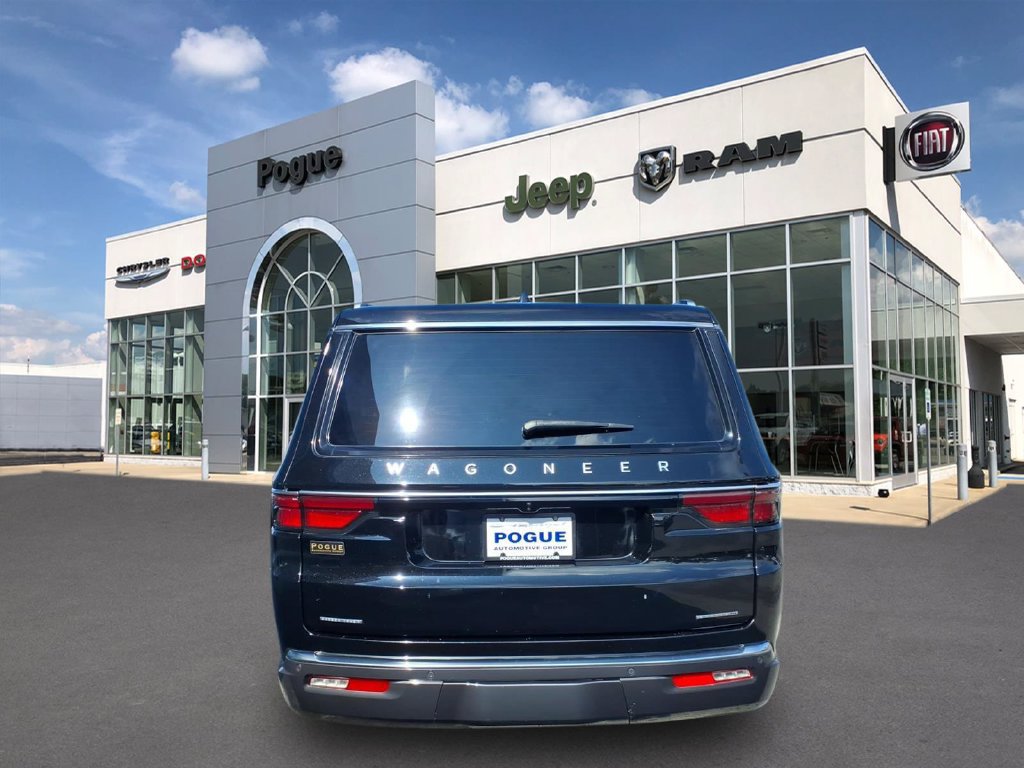 Used 2022 Jeep Wagoneer Series III w/ Premium Group I AWD/4WD image 4