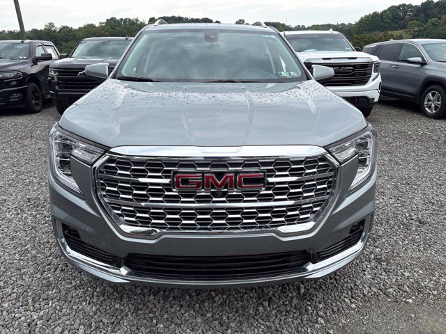 Used 2024 GMC Terrain Denali w/ Denali Premium Package AWD/4WD image 8