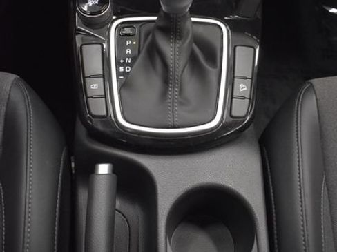 Used 2025 Kia Seltos S FWD image 28