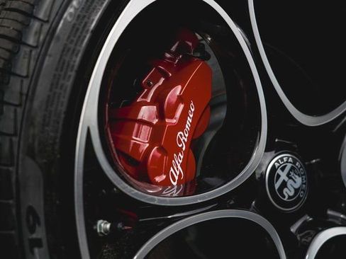 New 2025 Alfa Romeo Giulia AWD image 7