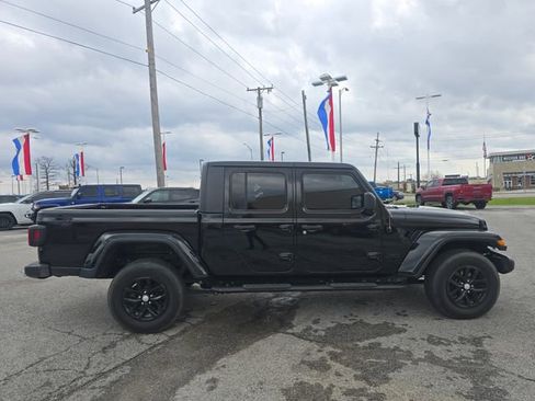 Used 2023 Jeep Gladiator Sport image 4