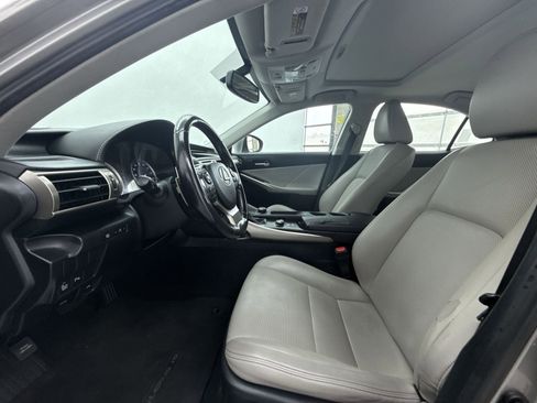 Used 2016 Lexus IS 200t w/ Premium Package image 11
