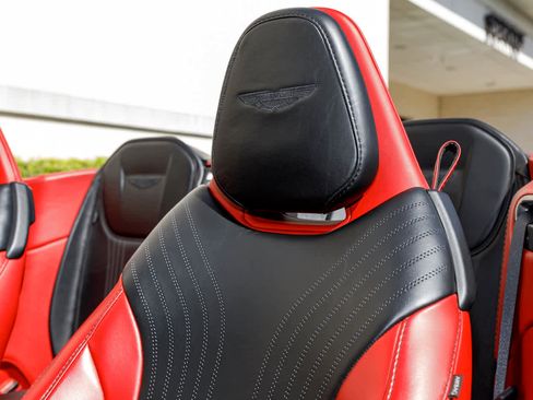 Used 2019 Aston Martin DB11 Volante image 5